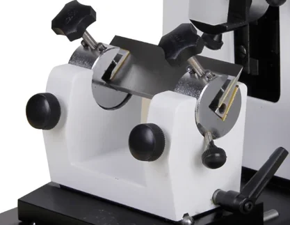 KD-202A Manual Rotary Microtome With LCD Screen Showing The Number Of Sections And Trims