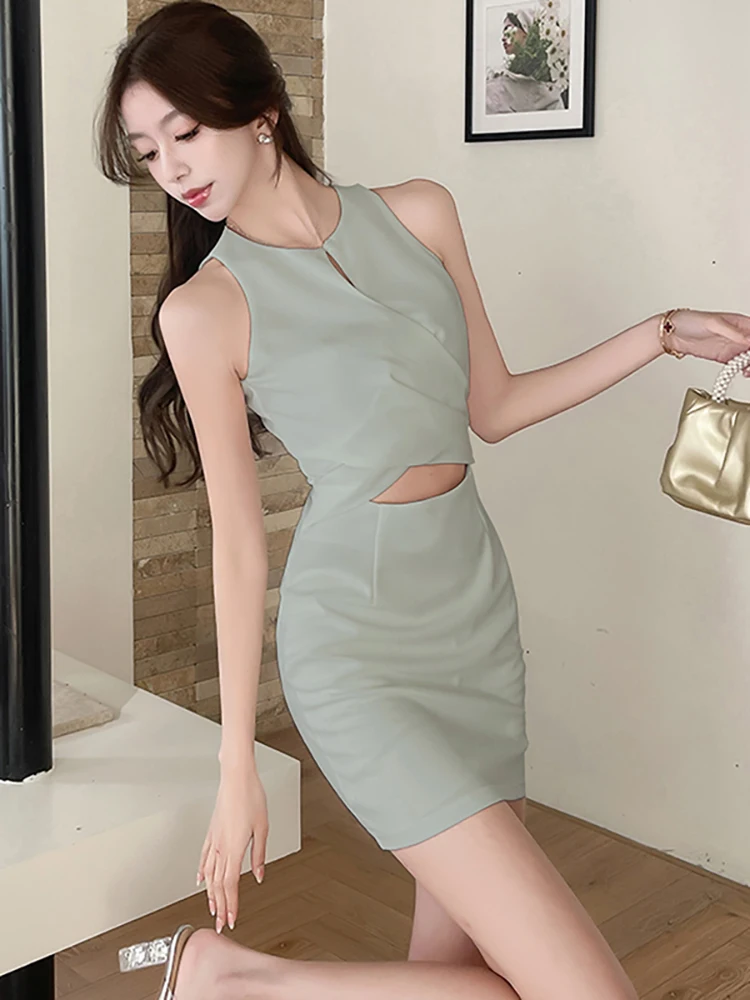 여름 레드 Pleated Bodycon Hollow Out 미니 드레스 여성 Sleevelees 세련된 캐주얼 홀리데이 드레스 2025 한국어 패션 우아한 Vestidos