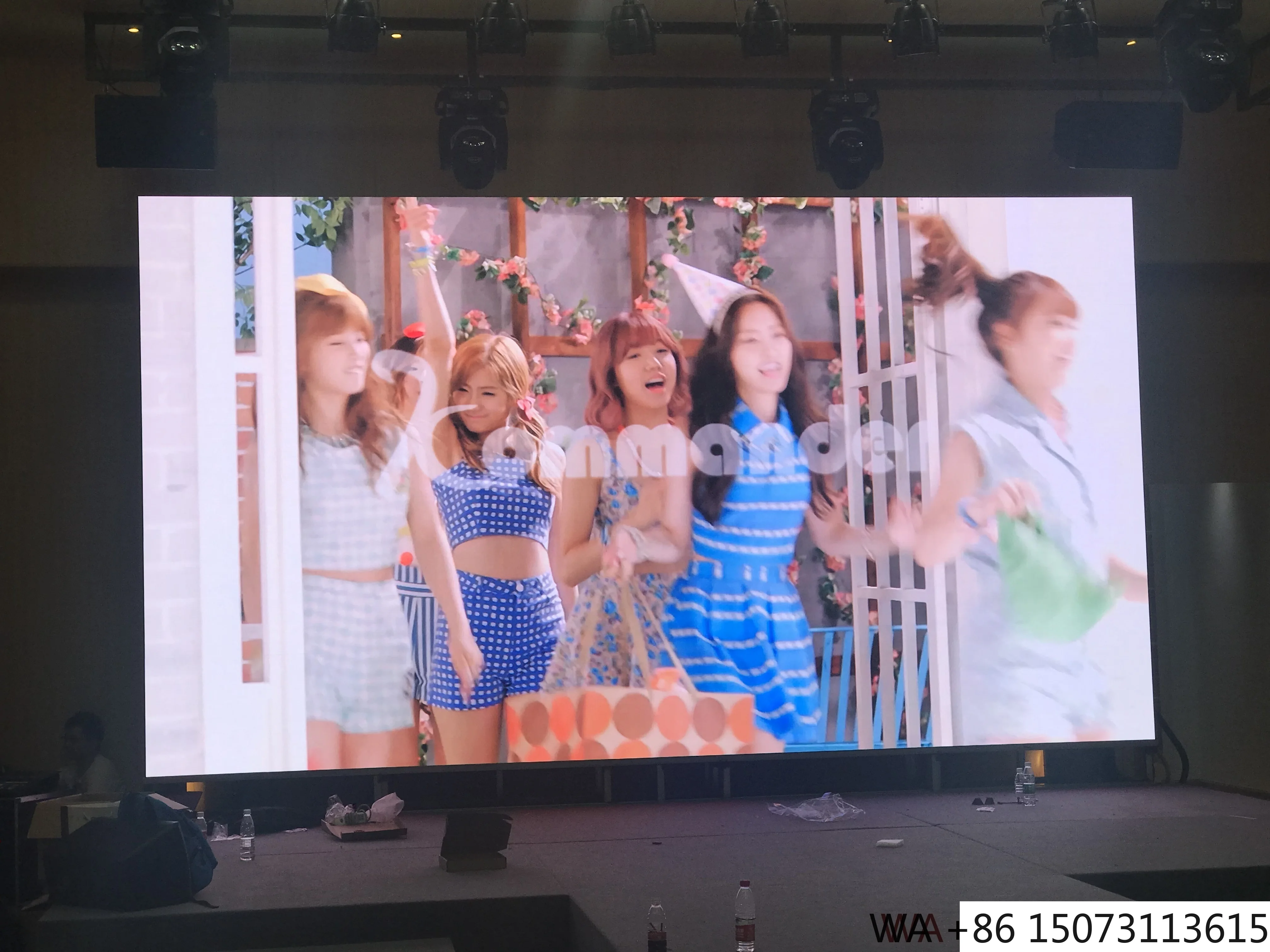 Indoor P2.5 HD LED-display - Podiumachtergrond en hotelvergaderruimte Groot elektronisch scherm