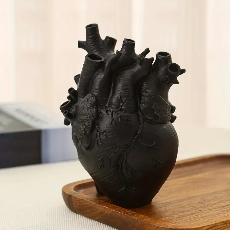 Black Anatomical Heart Vase Halloween Creative Heart Vase Resin Decorative Flower Vessel Modern Art Flower Vessel for Home Decor