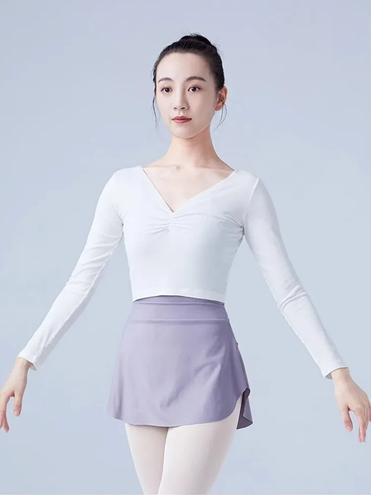 قميص رقص بأكمام طويلة ورقبة على شكل حرف V بلون سادة - قميص أداء باليه أنيق للنساء زي المسرح الفني