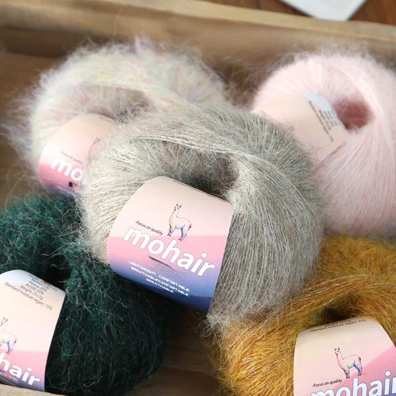 خيوط سولي ألبكة موهير عالية الجودة، خيوط ملونة ومتعددة الألوان، خيوط كروشيه، مادة حياكة يدوية غير رسمية، تستخدم لصنع سترات الخريف والشتاء النسائية الدافئة والعصرية، والأوشحة، والقبعات، والإكسسوارات اليدوية، وما إلى ذلك كرات الغزل 1 كيس = 10 قطع = 250 جرام