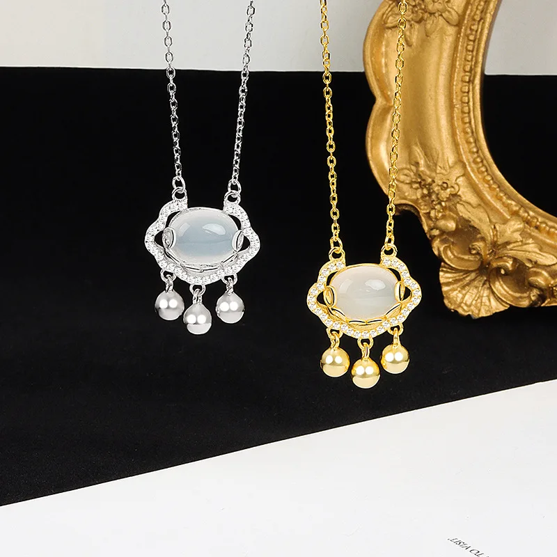 QMCOCO Silver Color Classic Creative Design Vintage Longevity Lock Necklace Pendant Woman Simple Fine Jewelry Bitrhday Gifts