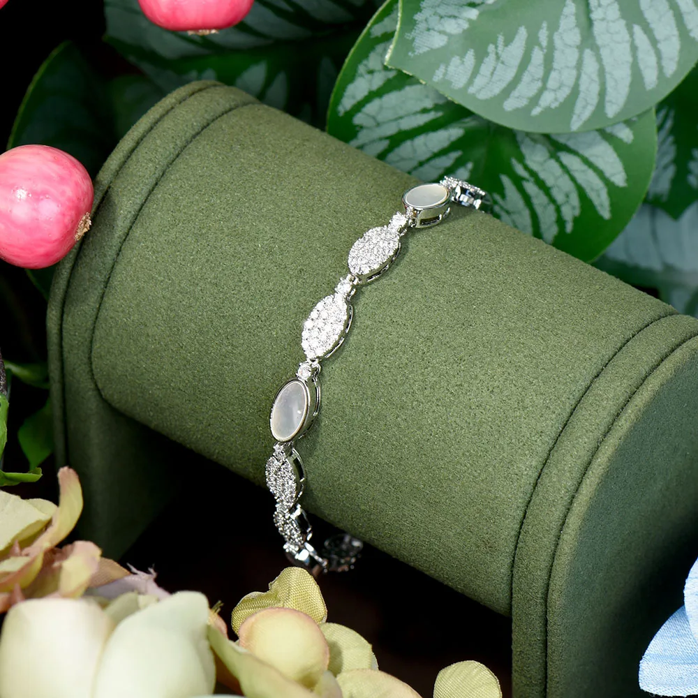 

HIBRIDE Exquisite White Gold Color Cubic Zircon Women High Quality Bracelets Bangles Wedding Party Accessories B-189