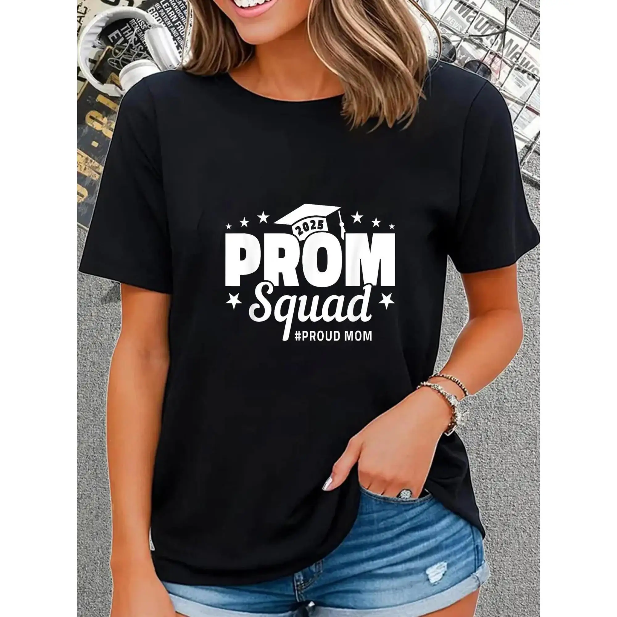

2025 Prom Squad T-shirt for Women Proud Mom Graphic Tee Graduation Slogan Top Mom Gift