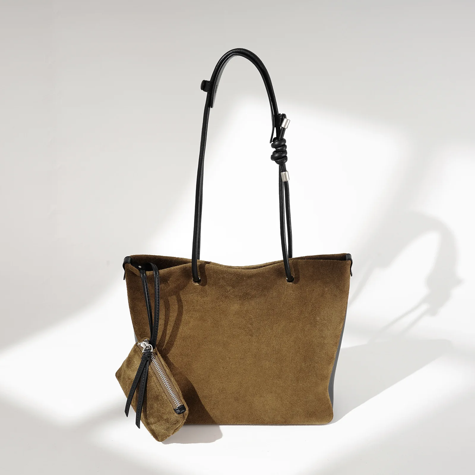 2026 Autumn Winter Women Wrinkle Drawstring Tote Bag, Niche Vintage Commuter Shoulder Crossbody Designer Bag