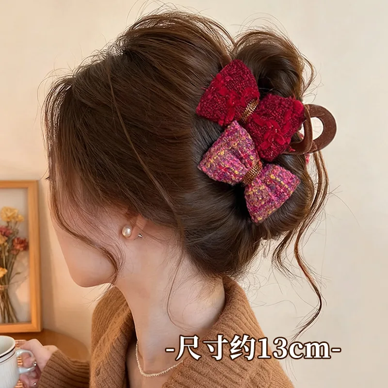 

Autumn and winter knitted bow grab clip women's new high-end back head shark clip flower headdress