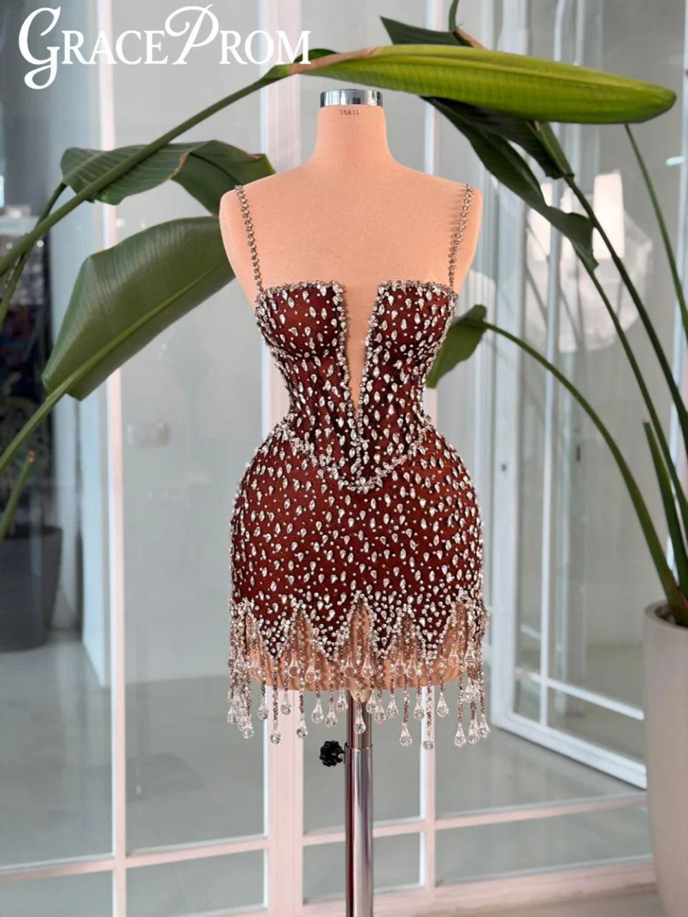 

Dazzling Crystal Tassel Mini Evening Dress Brown Thin StrapsCocktail Gown Customized Luxurious Homecoming Dresses For Party