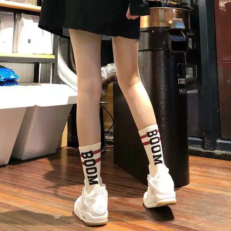 Trendy Unisex BOOM Letter Skate Hosiery For Men Women Hip Hop Streetwear Versatile High Top Tube Socks, European American