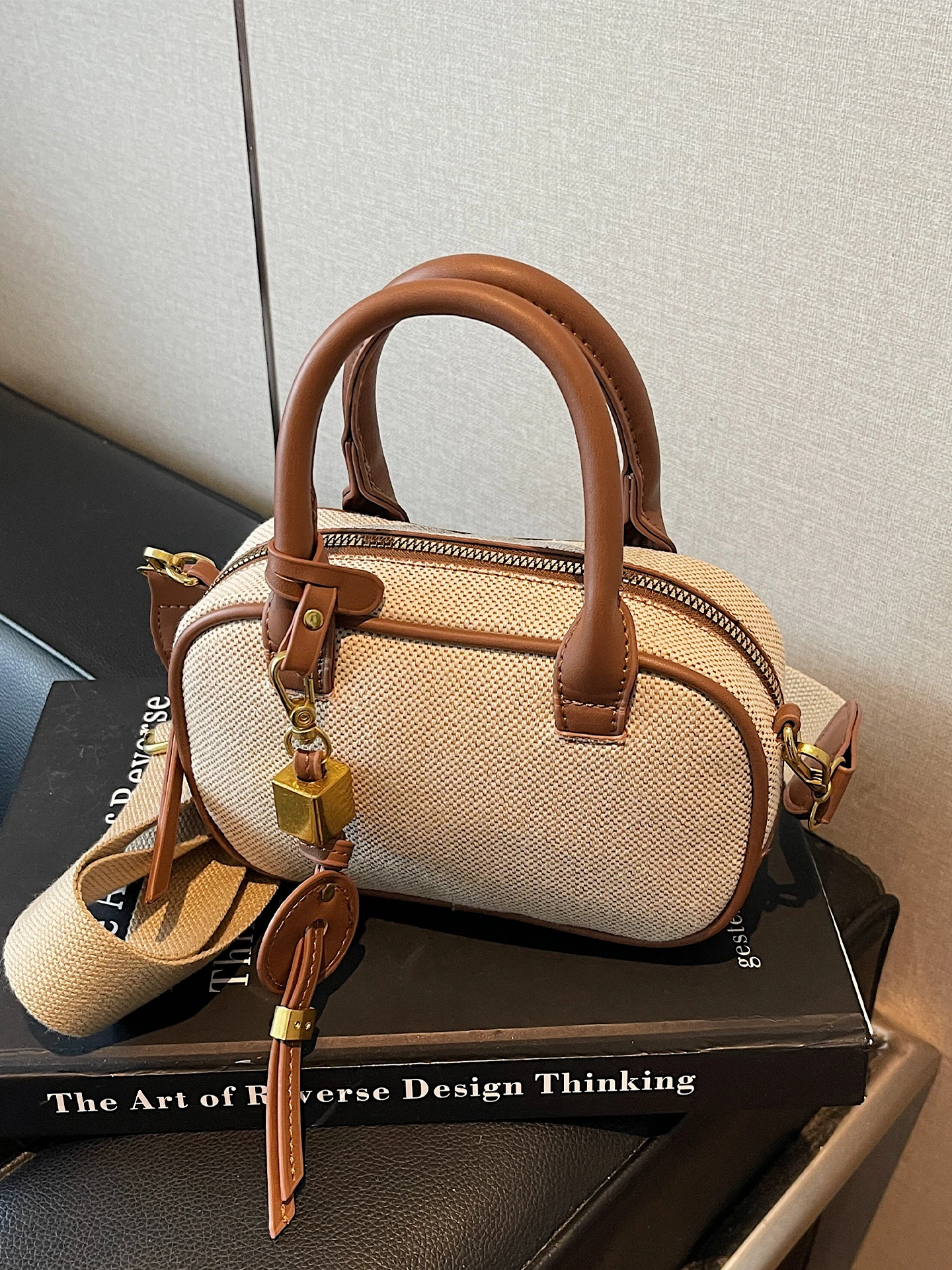 

Повседневная сумка через плечо для женщин, модная пригородная сумка, уличная сумка, мягкая ручка, застежка-молния, квадратная авпа