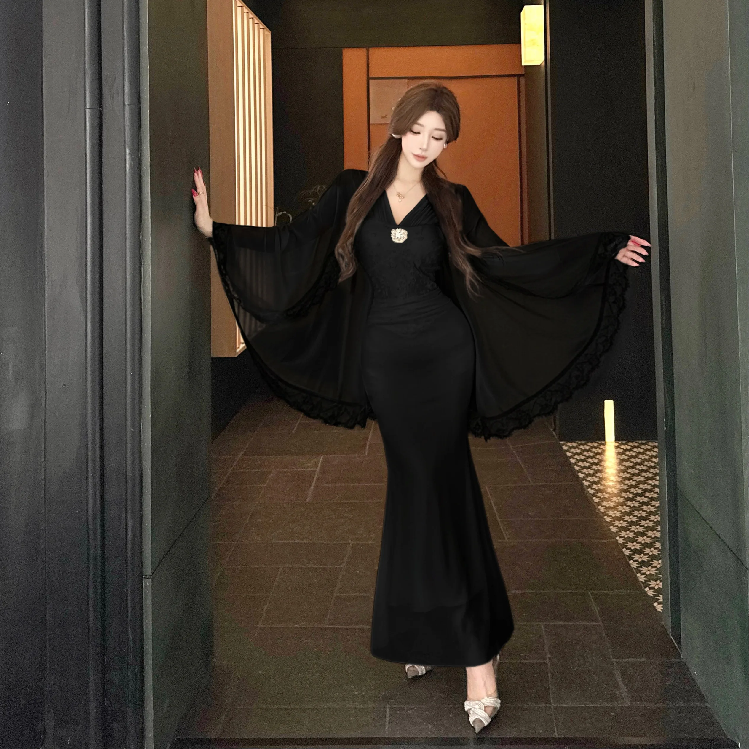 Ele Slimming Dr with Sa oulder Design Sensual Gentle Sle Long Sve Midi Dr Prince Scrt Cut للنساء
