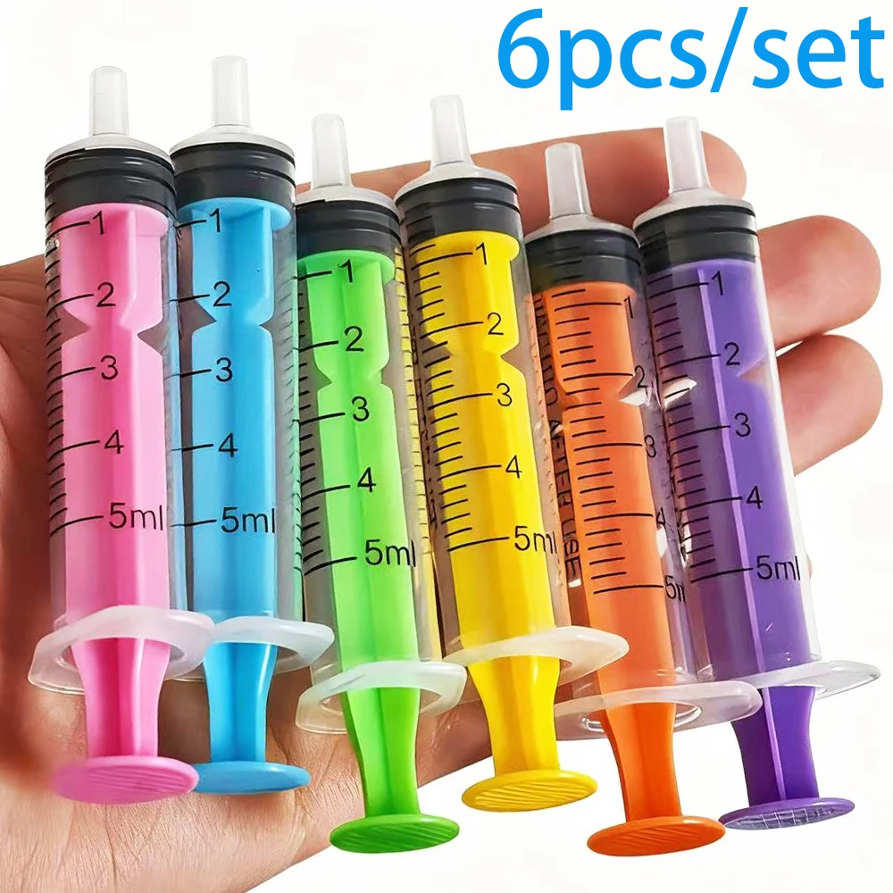 6 stuks gekleurde spuiten van 5 ml, gebruikt voor het doseren en meten van lijm, het voeren van huisdieren, het voeren van vogels, het bijvullen van inktpennen, enz., in geel, blauw, paars, groen,