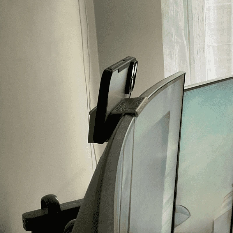 حامل هاتف يثبت على شاشة الكمبي - مراجعة Webcam Stand Clip وسعره