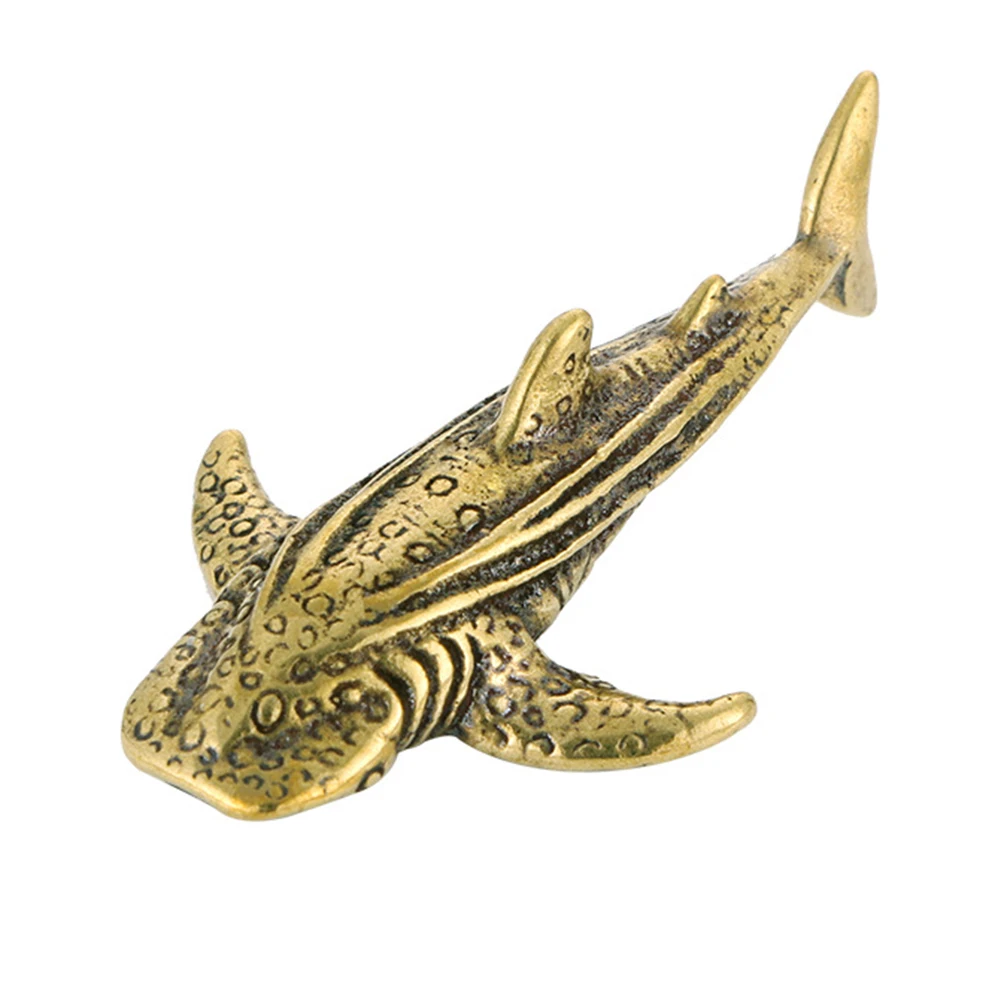 Brass Sharks Statue Bronze Handmade Ornament Figure Tea Pet Gift 3.3*5.3cm Desktop For Table Home Decoration Accessories