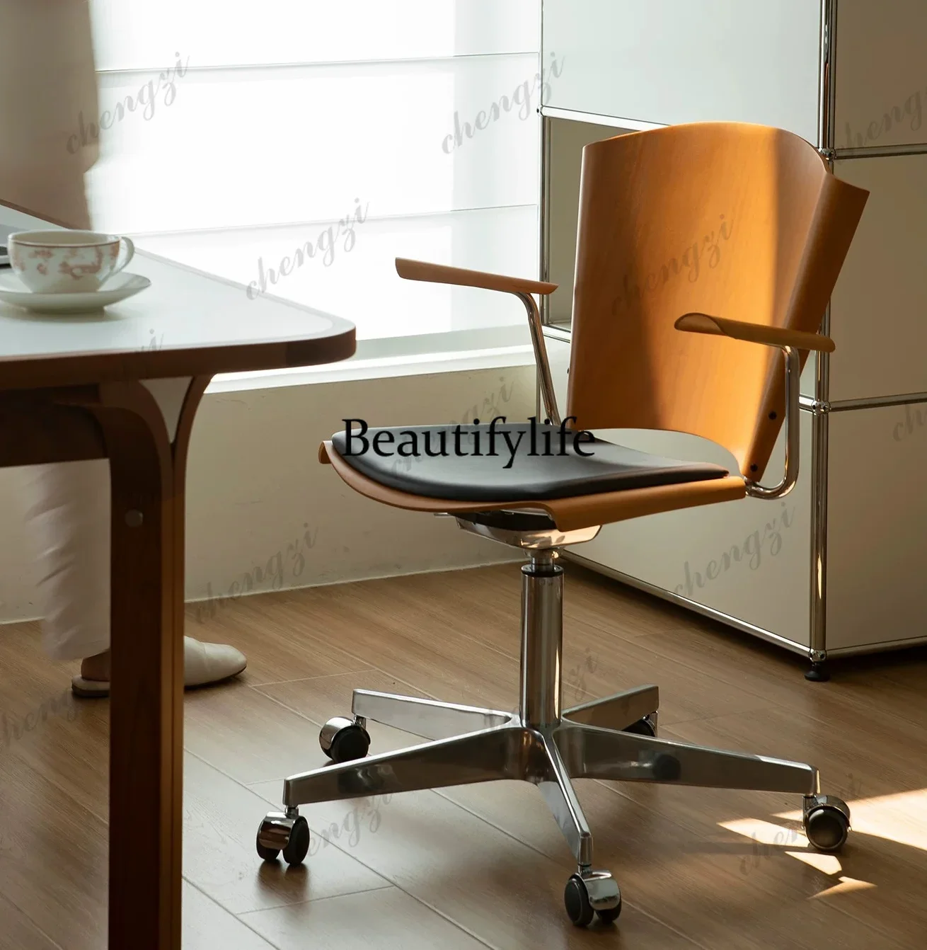 D136 Ergonomic computer chair rotatable home comfortable sedentary napa leather office chair