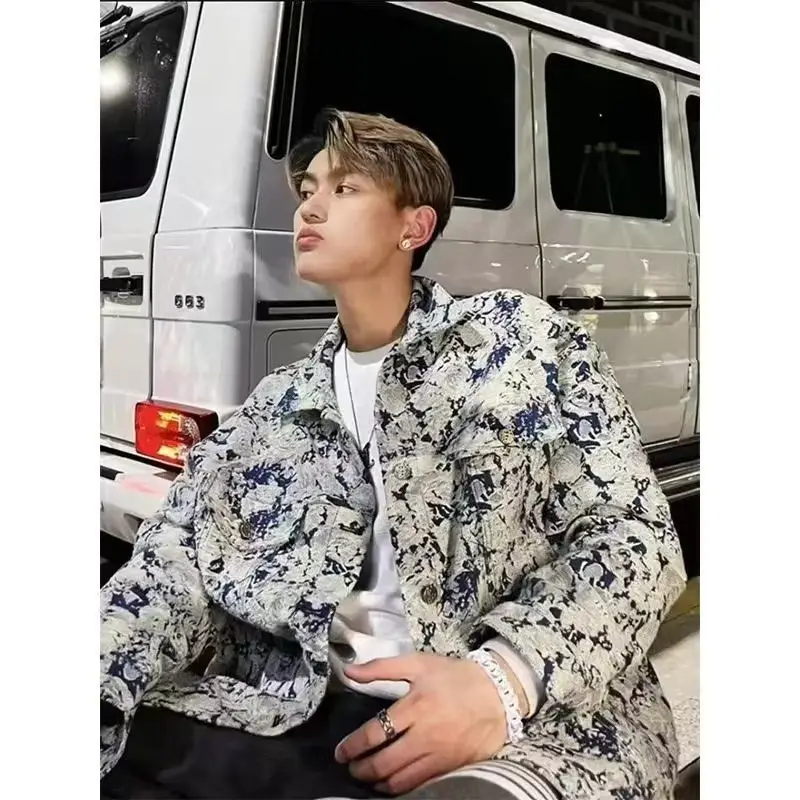 

Retro Blue And White Porcelain Embroidery Design Loose Fit Men's Denim Jaet Spring Autumn Versatile Casual Trendy Top