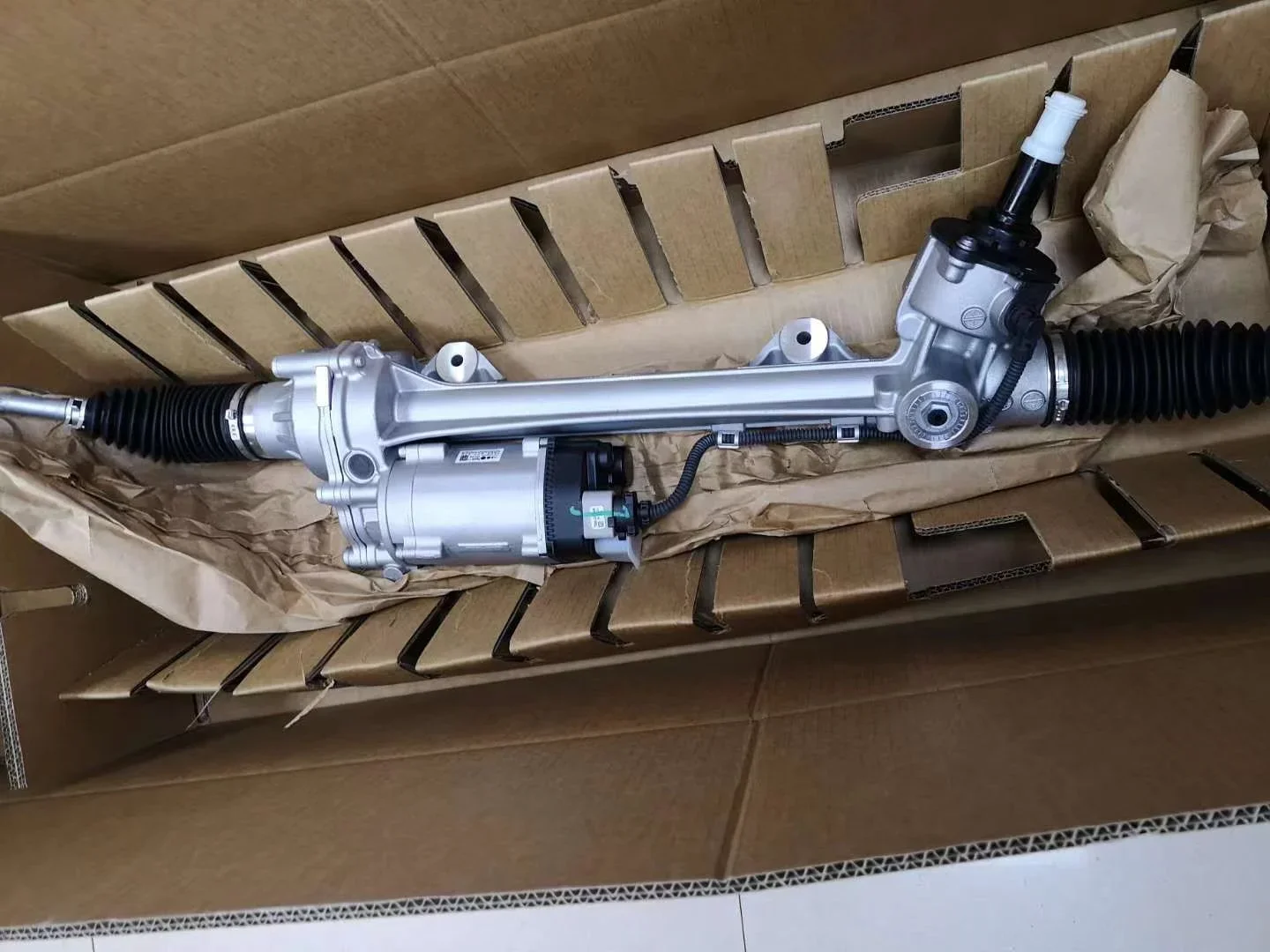 Picture 7: High Performance Auto Steering Systems OEM No.5Q1423056E New Condition Steel Power Steering Machine for A3 Limousine