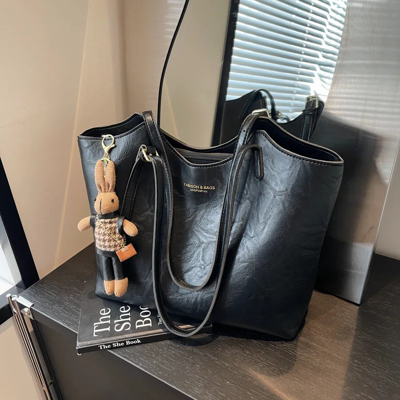 

Осень 2022, винтажная большая вместительная сумка для женщин, минималистичная универсальная сумка на плечо, повседневная пригородная сумка Сумка Женская