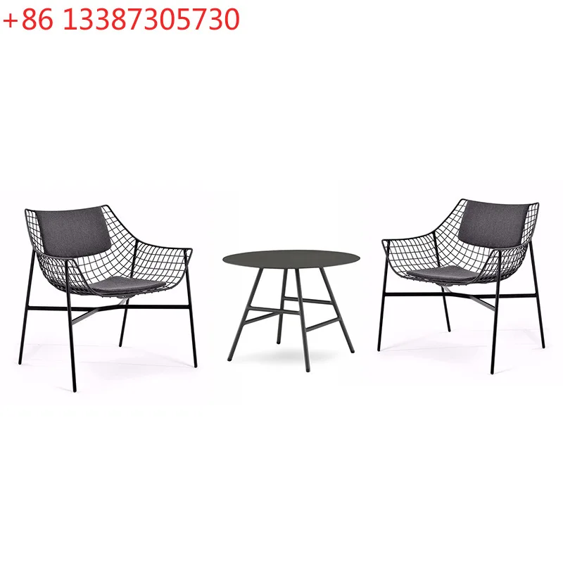 

Открытый балкон, небольшие диван-кресла, офис продаж, зона отдыха, стол для отдыха