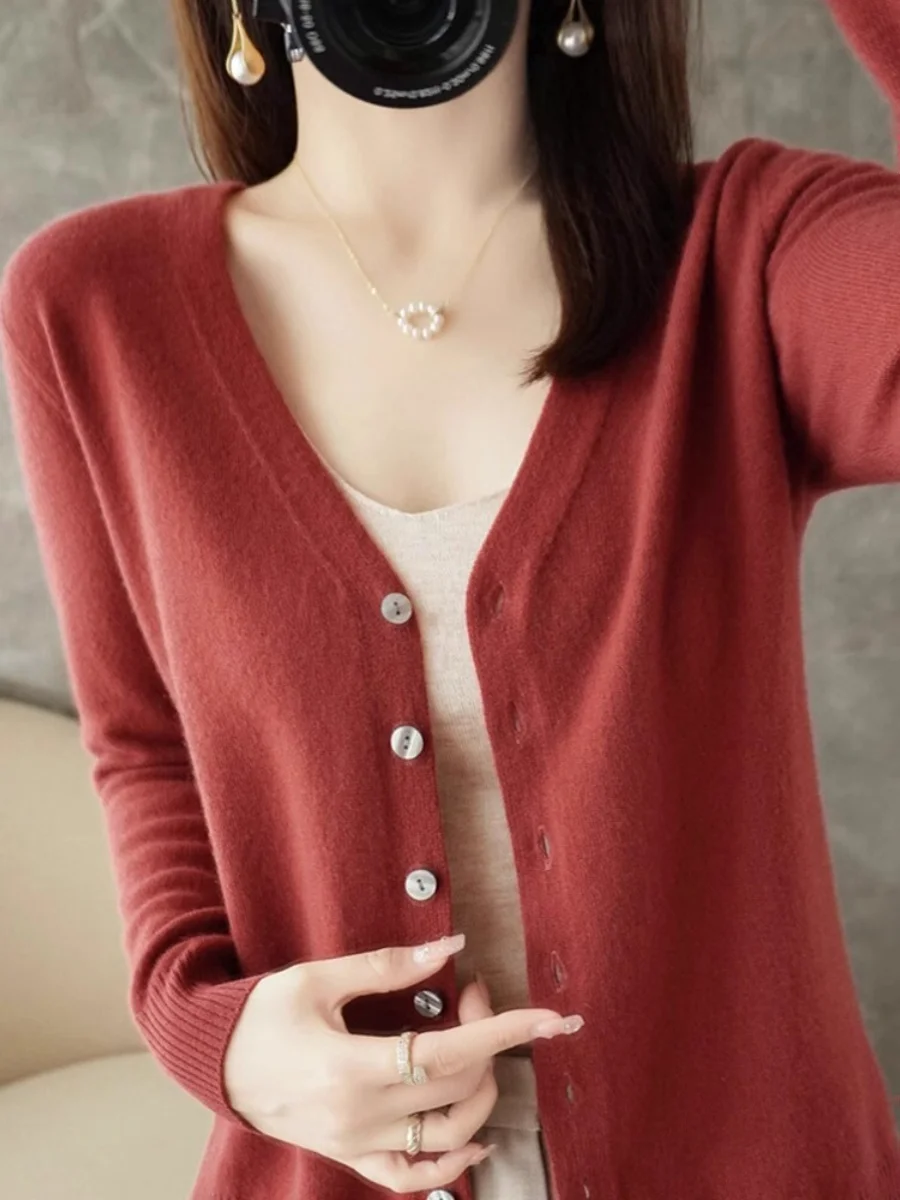 

2024, ранняя осень, новый универсальный вязаный кардиган с v-образным вырезом, шерстяной свитер, куртка, верхняя одежда, чистый цвет