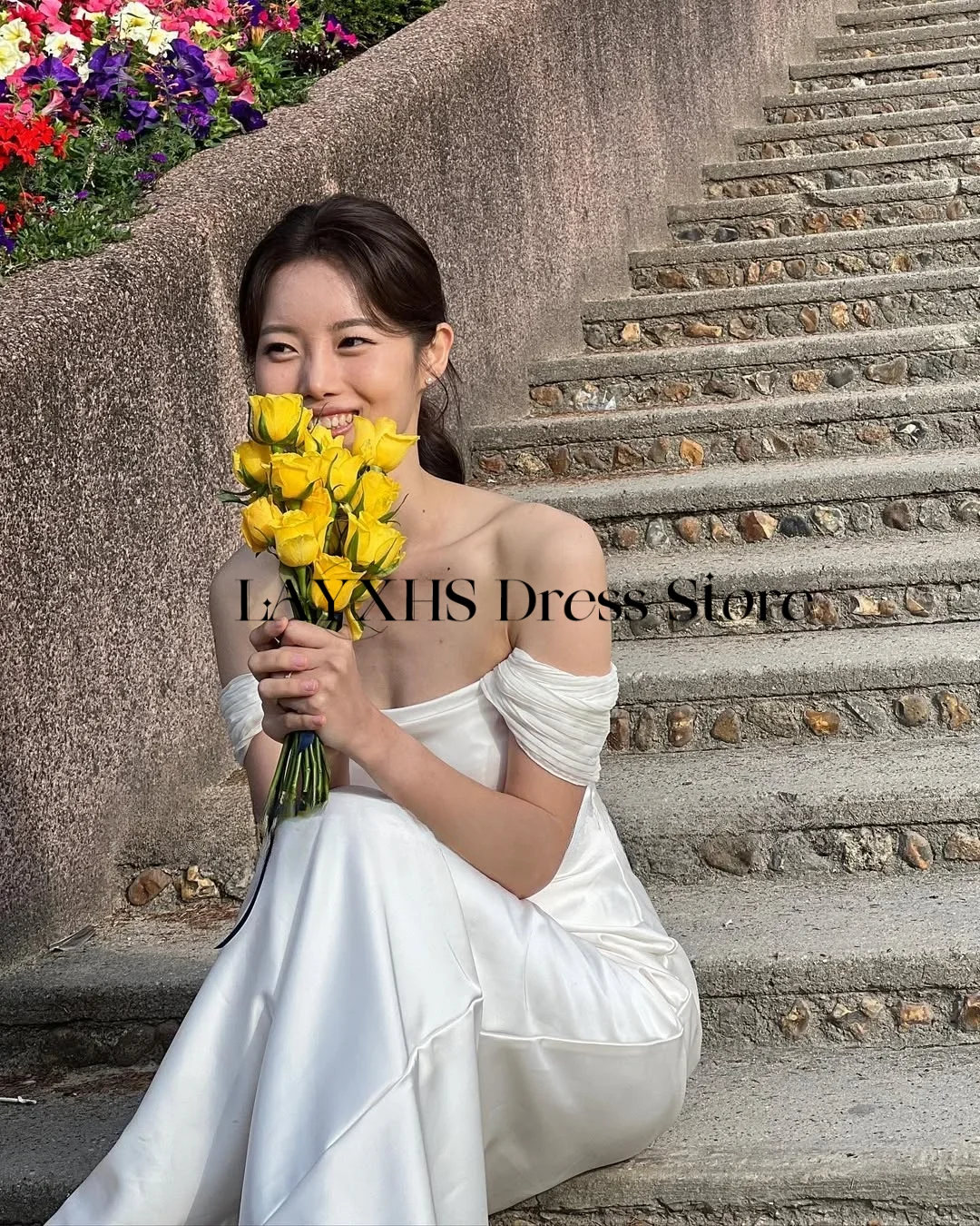 Abiti da ricevuta di nozze sexy con spalle scoperte Bianco Corea Servizio fotografico Abito da sposa con corsetto a sirena in raso di seta personalizzato nnecud