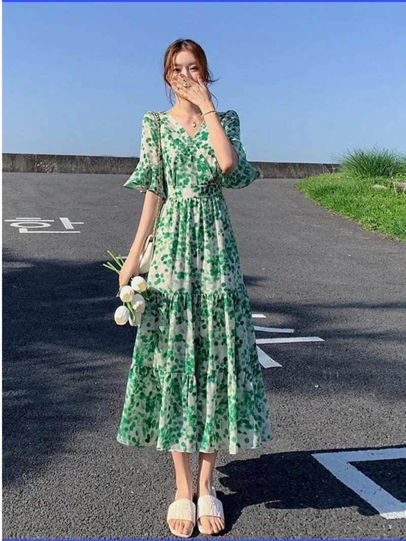 Green floral chiffon dress for women in summer sweet fresh and fashionable 2024 new waistband V-neck long knee cake skirt 6ZE3