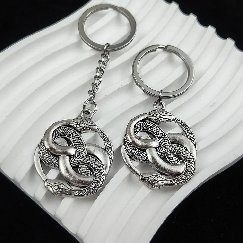 Vintage Keychain Silvery Round Double Snake Key Chains Alloy Animal Keyring Personalized Gothic Jewelry Men\'s Car Accessories