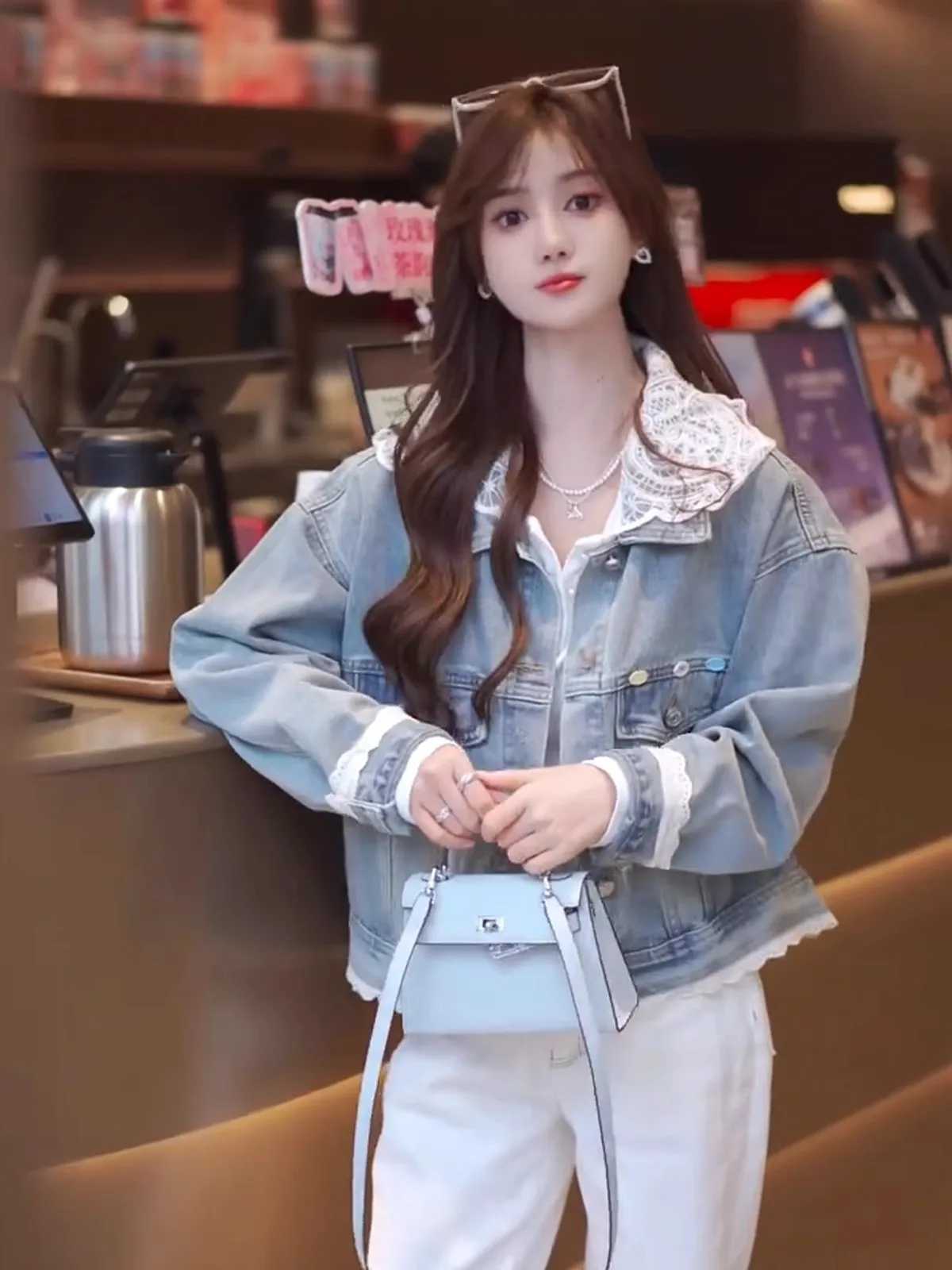 

Весна 2024, модные джинсы с кружевным дизайном, джинсы Jaet, универсальная утягивающая верхняя одежда, воротник, застежка на пуговицы, обычная...