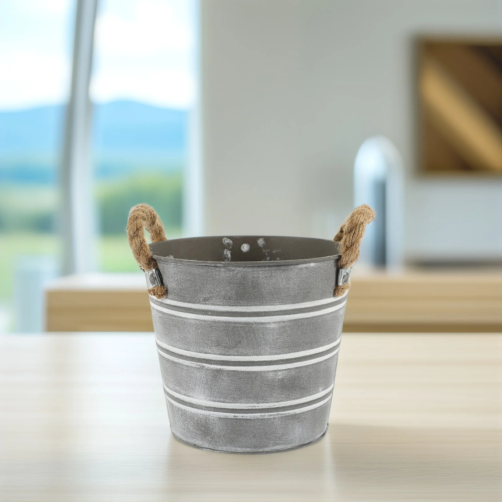 

Retro Tin Flower Pot Iron Planting Flowerpot Vase Metal Indoor Plants Bucket Pots Urn