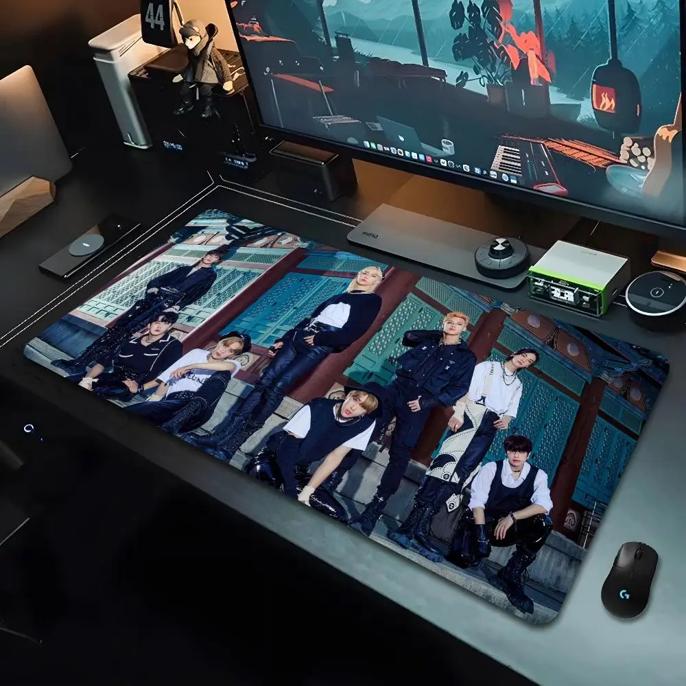 Gruppo Stray Kids Kpop Mouse Pad Cartoon Lockedge Large Gaming Pad Computer Gamer Keyboard Mat Desk Mousepad per PC Desk Pad