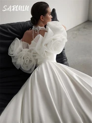 Drammatico abito da sposa con fiori in organza Abito da sposa di lusso in raso a trapezio con corsetto a V disossato, abito da sposa lungo accentuato