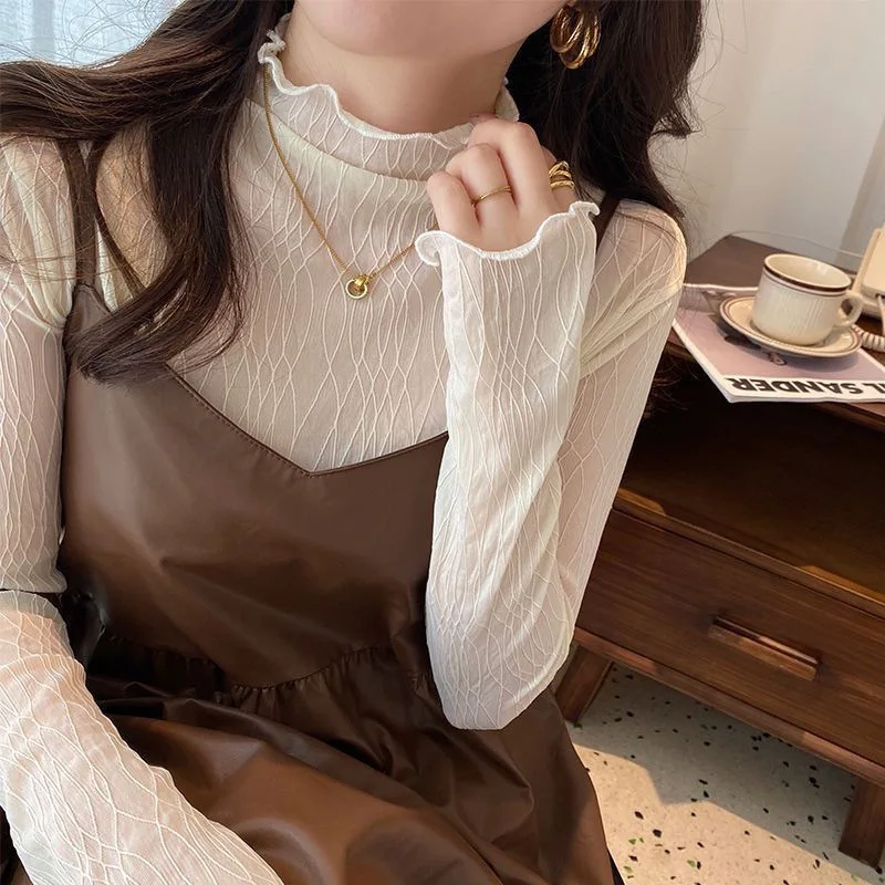 

Padded Lace Composite Half-high Neck Wooden Ear Bottoming Shirt Female Yarn Autumn and Winter New Long-sleeved T-shirt Tops