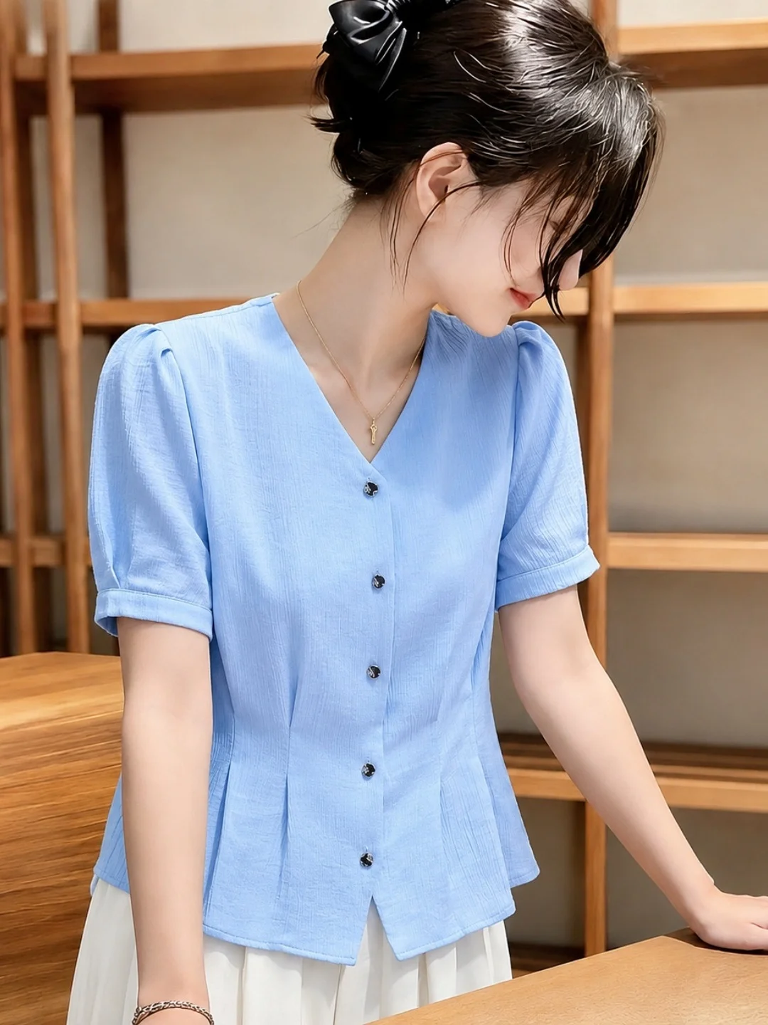

Elegant V-Neck Short Sleeve Shirt Women's Commute Style Button Cardigan Waist-Cinched Summer Fashion Casual Versatile Top