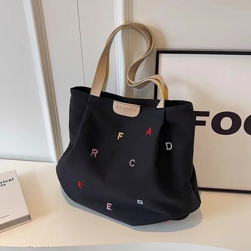 

Новая холщовая сумка 2025 года: вместительная женская модная сумка-тоут с вышивкой, маленькая, свежая и изысканная студенческая сумка через плечо