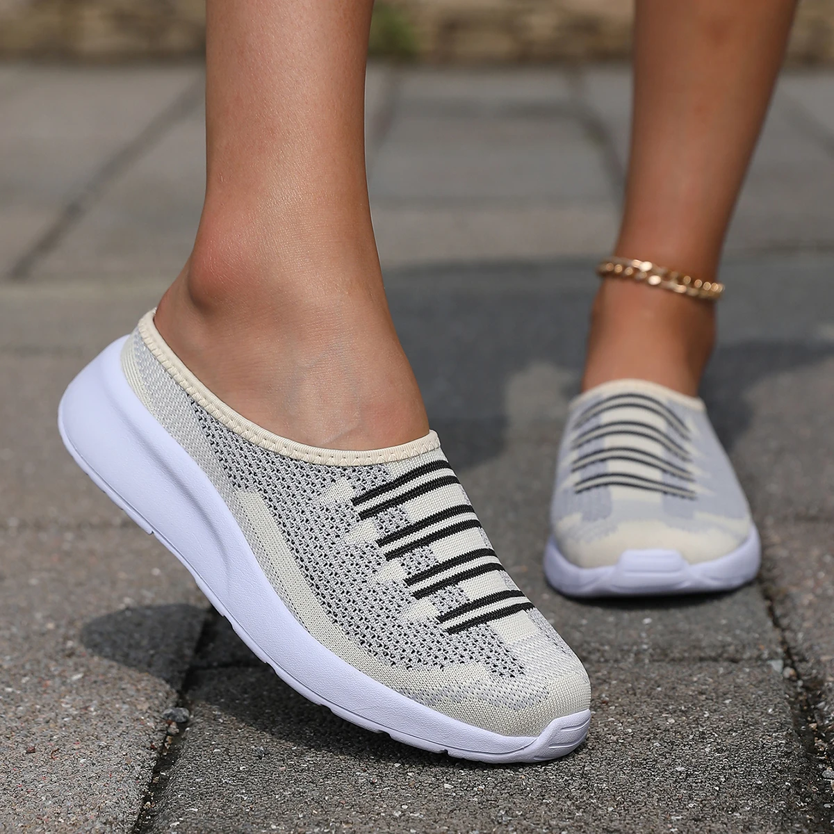 Baotou half-slippers, comfortable, breathable, wide and plump foot cooling slippers in summer, worn with thumb valgus elderly sh