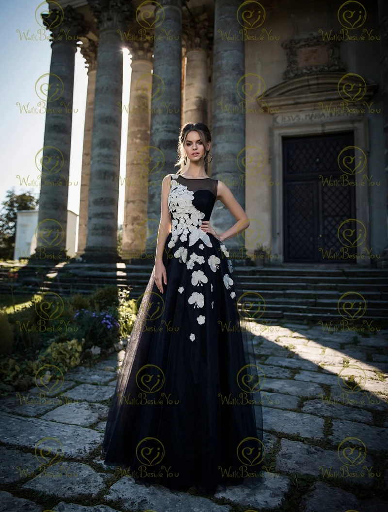 Champagne Tulle Lange Avondjurk 2022 Floor Lengte Black Lace Geappliceerd Butterfliy Een Lijn Zonder Mouwen Hals Prom Gown Party