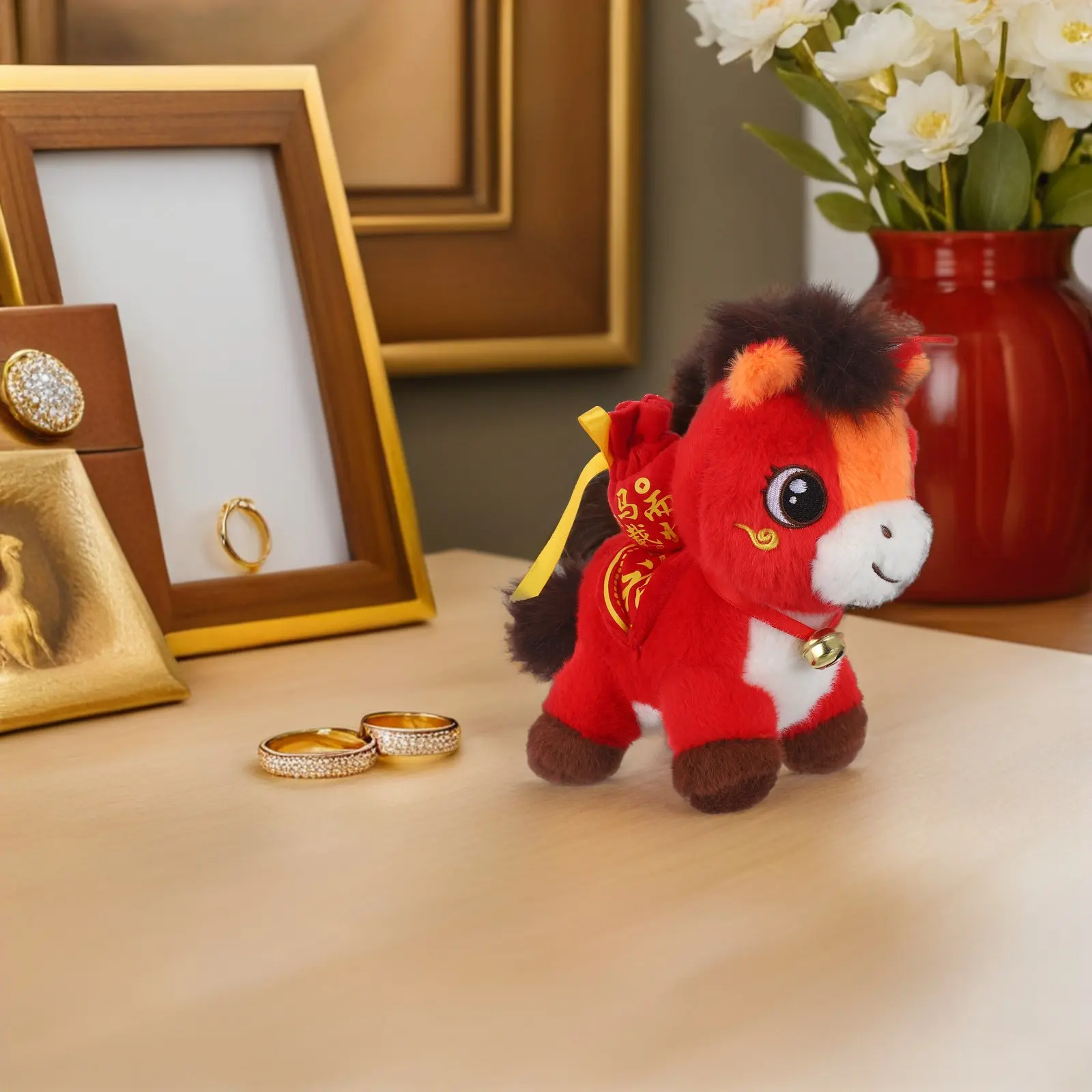 

Плюшевая игрушка-талисман Года Лошади 2026, счастливый денежный мешочек по китайскому зодиаку, сувенир к Весеннему фестивалю, настольное украшение