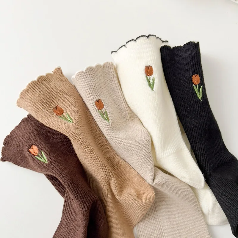 New 2024 Autumn Women Socks Floral Embroidery Japanese Kawaii Cute Socks Korean Style Solid Color Harajuku Vintage Crew Socks