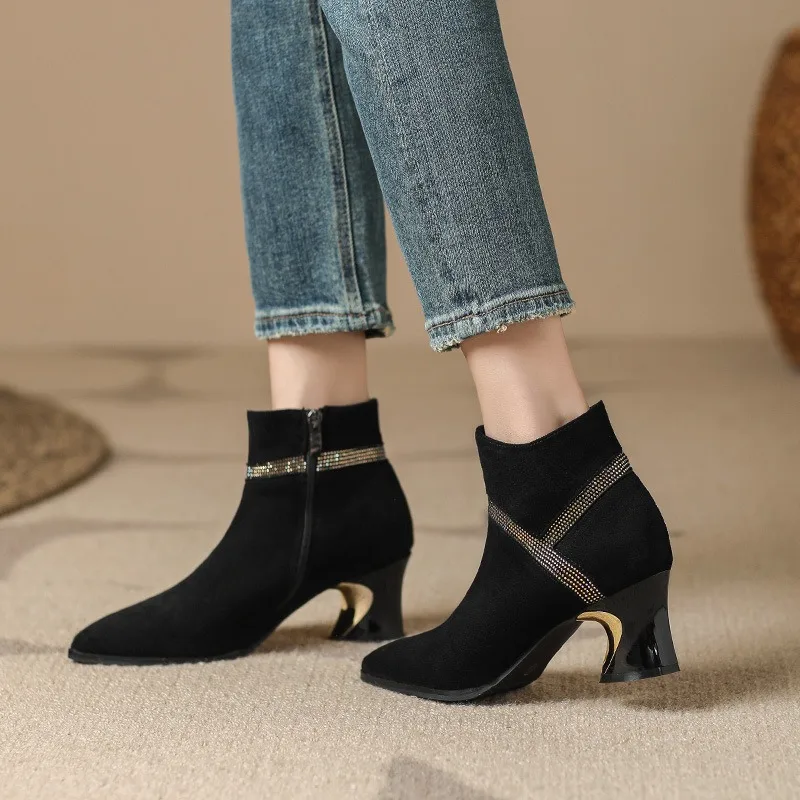 

Suede short boots 2025 winter new thick heel pointed temperament fashion with drill high heel mid-tube plus velvet boots