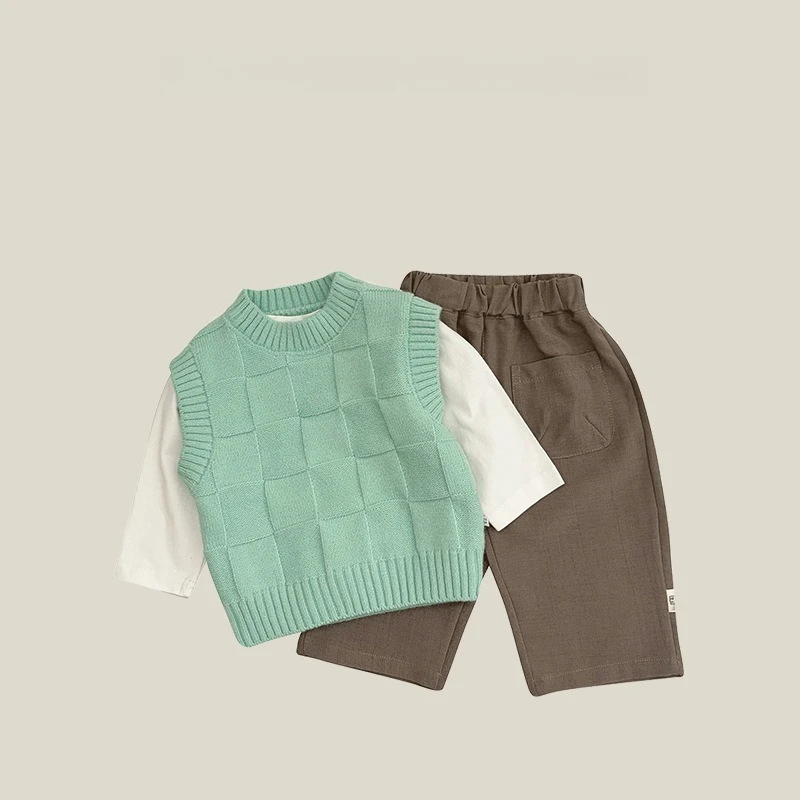 Checkerboard Pattern Knitted Vest for Babies Spring and Autumn Soft and Sticky Round Neck Sweater Vest Versatile Outdoor Wear
