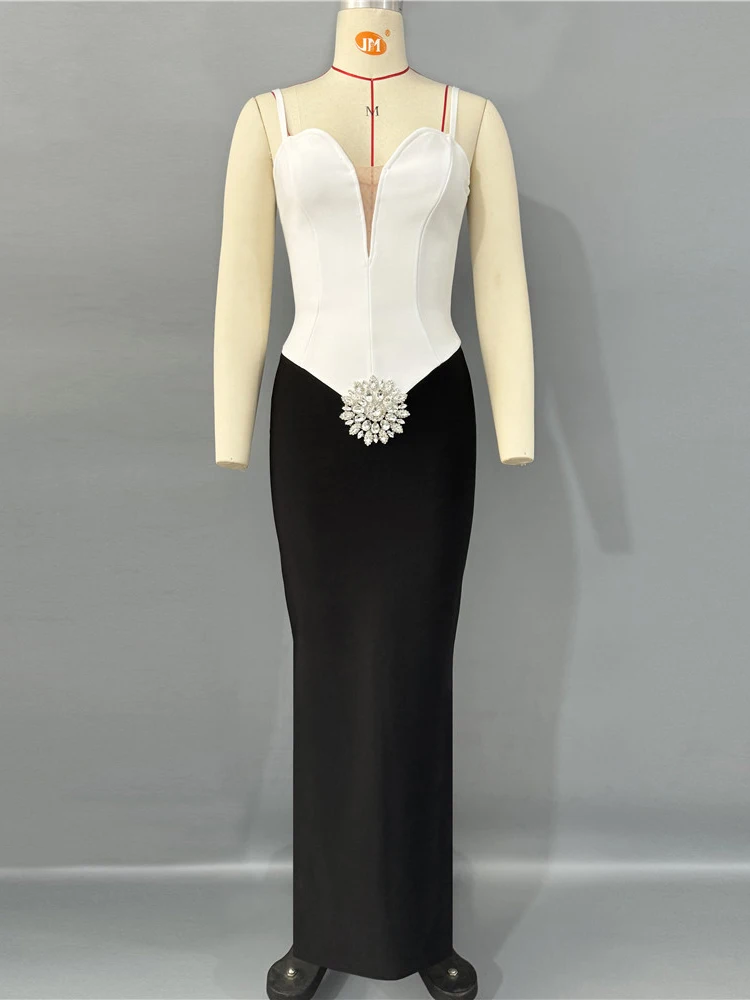 Sexy cinta de espaguete com decote em v diamantes bandage vestido feminino preto branco retalhos sem mangas bodycon vestidos longos festa noite