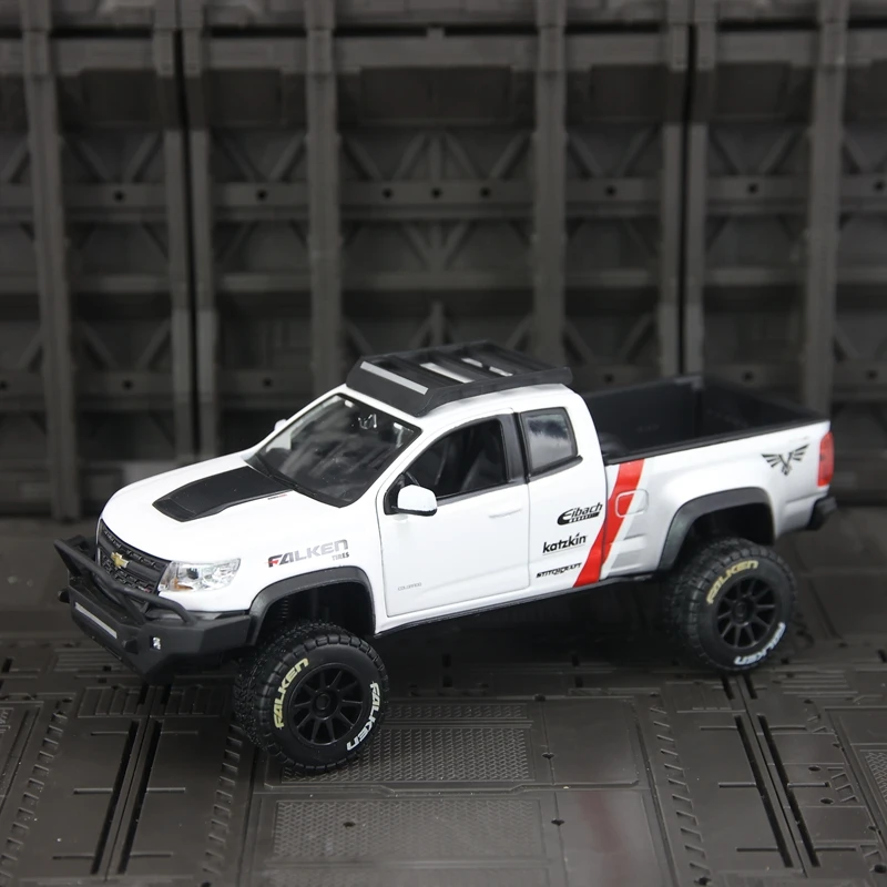 

Maisto 1:27 Maisto Simulated Chevrolet Colorado ZR2 Pickup 2017 Alloy Car Model, Doors Can Open Off Road Vehicle Gift