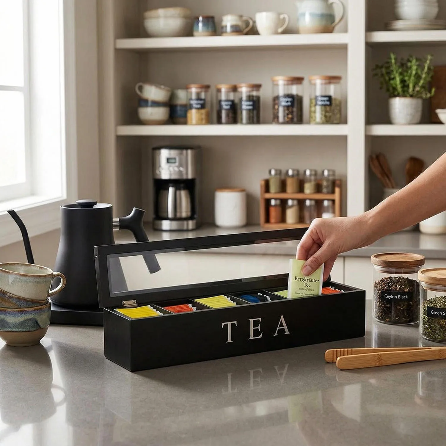 Hölzerner Teebeutel-Organizer mit Glasdeckel – 6 Fächer für Tee- und Zuckertütchen – Perfekt für Küche oder Kaffeestation