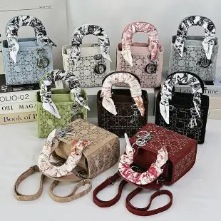 

Элегантная стеганая женская сумка, модная сумка через плечо 2025 года, сумка через плечо из мягкой искусственной кожи с металлической цепочкой для повседневного стиля