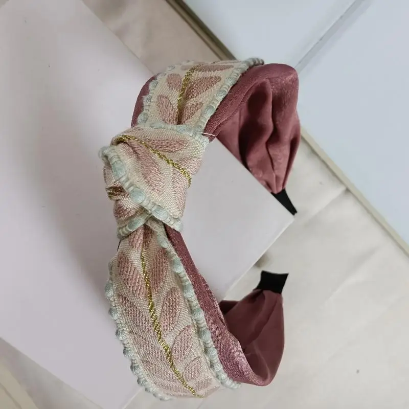 Damen Boho-Stirnband mit Stickerei - Breites Ethnisches Blumen-Haarband, Elegantes Schlichtes Haaraccessoire für den Alltag – Detail 5