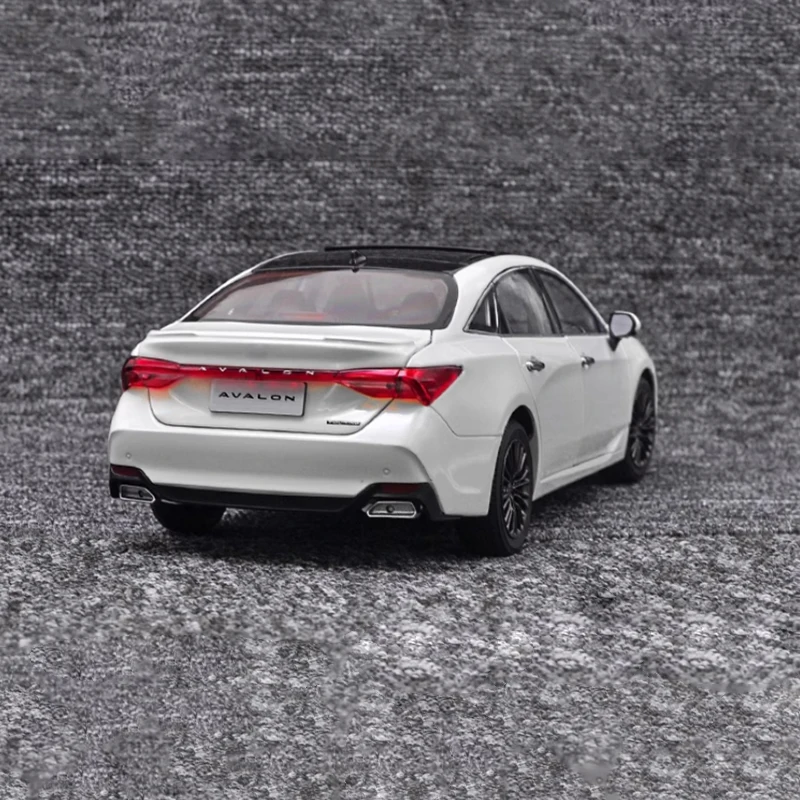 Original Diecast 1:18 Scale AVALON Alloy Car Model Simulation Toy Finished Product Collection Gift Static Model Display