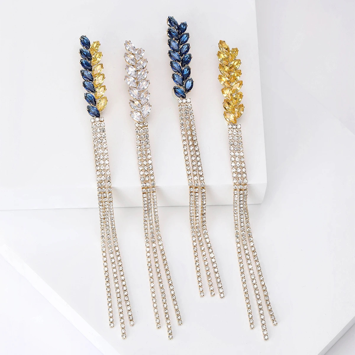 Beaut&Berry Ear of Wheat Brooches for Women Unisex Rhinestone Plant Dress Suit Pins Accessories Office Party Gifts