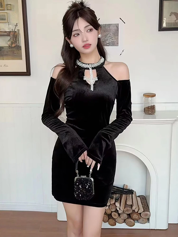 

2025 Black Velvet Off Shoulder Diamonds Sexy Club Dress Women Vintage Bodycon Hip Wrap Short Dress Autumn Winter Elegant Dresses