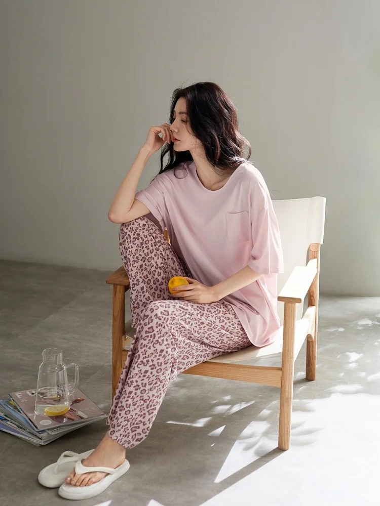 casual-style-women's-sleepwear-with-chest-pad-summer-modal-leopard-print-short-sleeve-long-pants-comfortable-home-clothes
