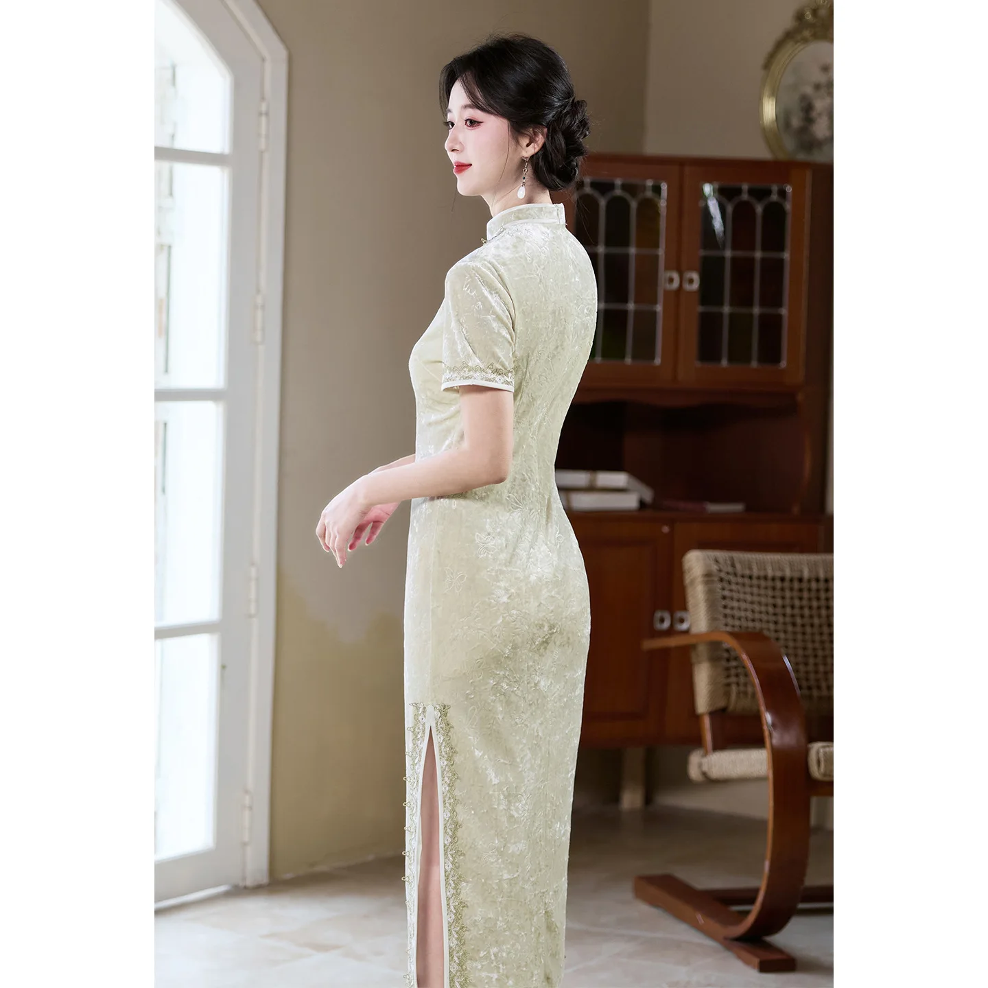 chinese-style-short-sleeve-velour-cheongsam-dress-retro-temperament-for-women-slim-qipao